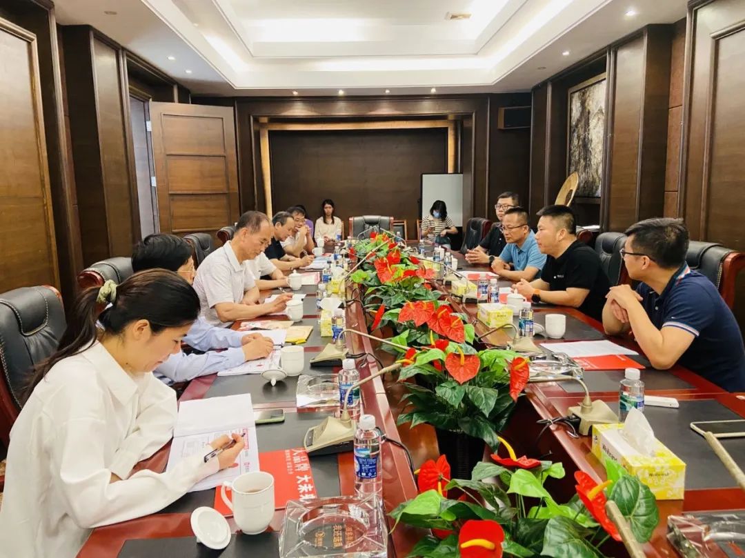 走進鷹牌｜2022新銳榜評審團蒞臨鷹牌陶瓷總部展廳深入考察(圖11)