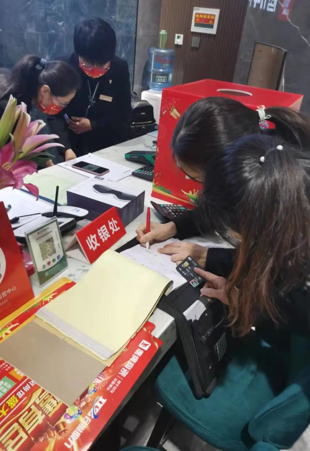 勢不可擋,鷹牌陶瓷終端布局再提速,石家莊1000㎡旗艦店盛大開業!(圖6) 勢不可擋,鷹牌陶瓷終端布局再提速,石家莊1000㎡旗艦店盛大開業!(圖6)