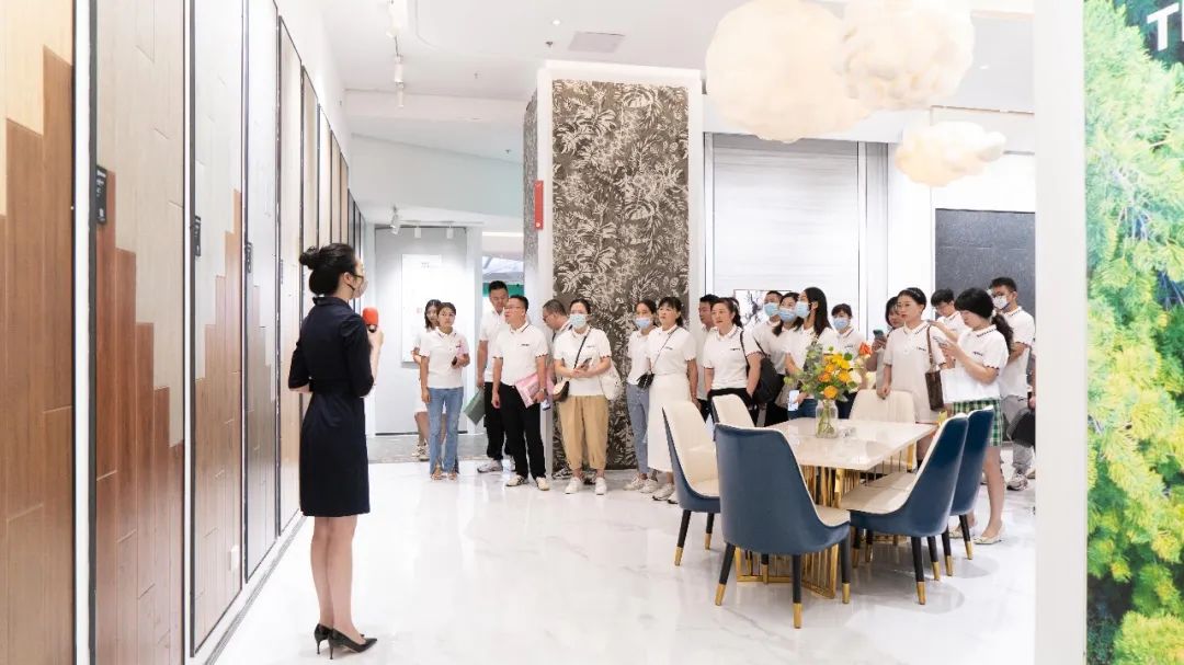 參觀學(xué)習(xí)，加速轉(zhuǎn)變｜鷹牌墻地專家全國店長培訓(xùn)進(jìn)行中！(圖4)