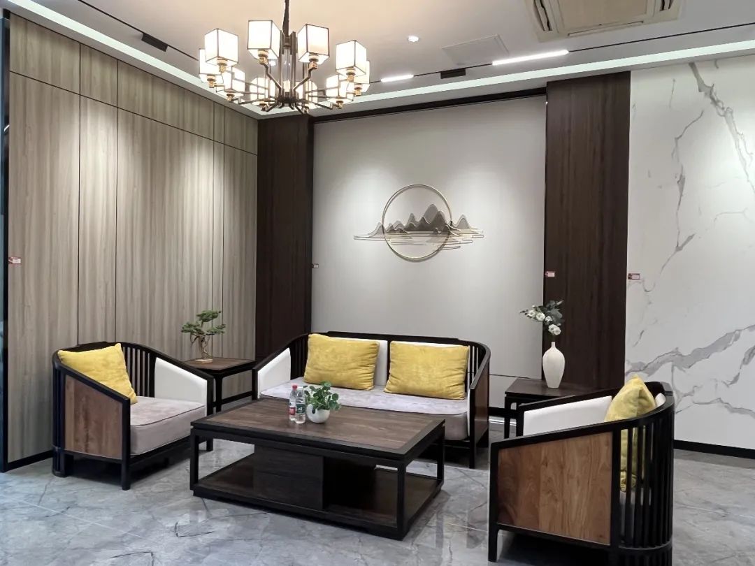 鷹牌墻地專家店｜廣西?南寧——以全新面貌華麗綻放，演繹現(xiàn)代時(shí)尚輕奢格調(diào)(圖5)