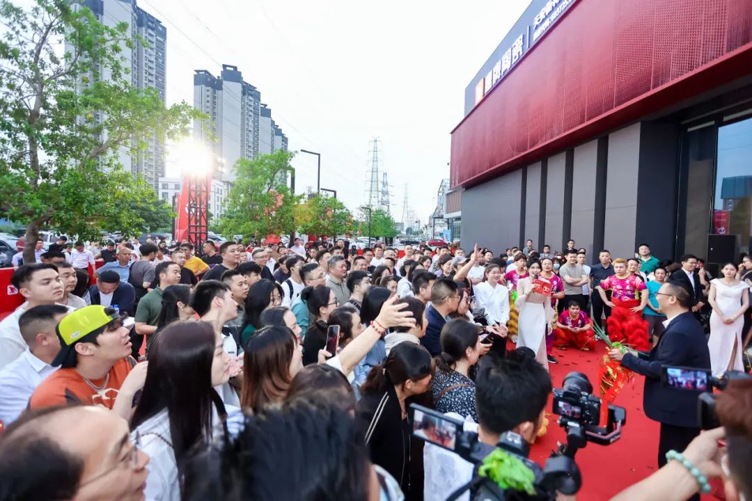 新鷹牌 創未來｜鷹牌新總部展廳盛大揭幕&中國瓷IP新品隆重上市！(圖2)