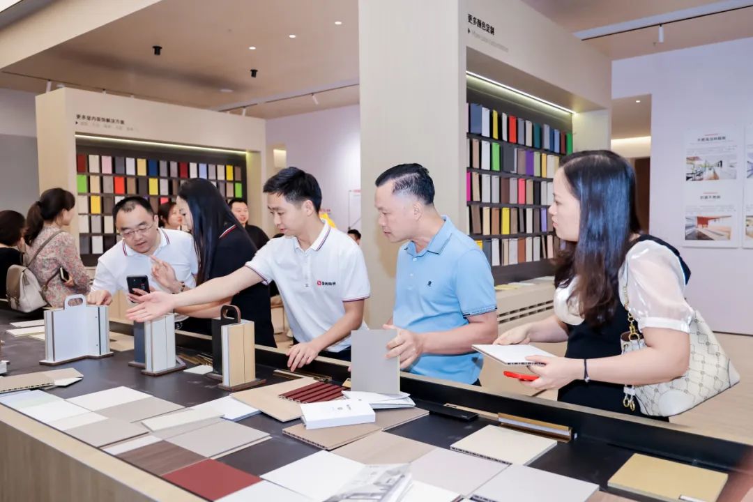 新鷹牌 創未來｜鷹牌新總部展廳盛大揭幕&中國瓷IP新品隆重上市！(圖12)