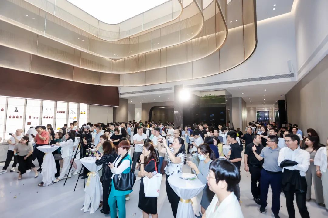 新鷹牌 創未來｜鷹牌新總部展廳盛大揭幕&中國瓷IP新品隆重上市！(圖26)