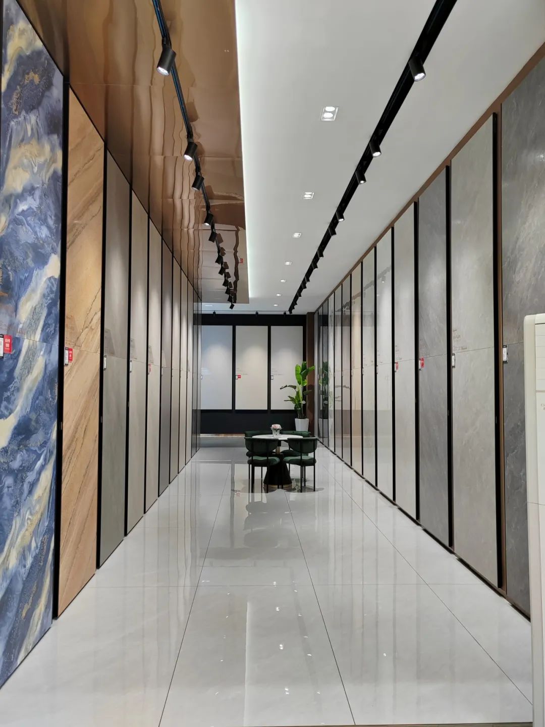 鷹牌50周年 門店風采｜四川夾江鷹牌旗艦店，為品質之家打造新典范！(圖22)