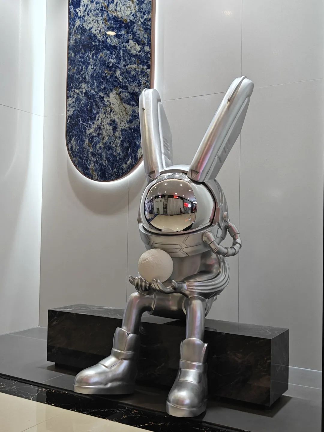 鷹牌50周年 門店風(fēng)采｜河南駐馬店鷹牌旗艦店，讓雅致成為生活的底色(圖4)