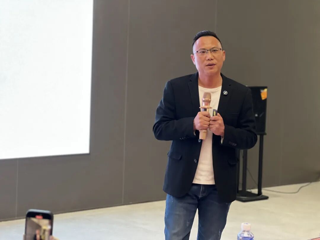 砥礪奮進(jìn)，攻堅(jiān)2025｜鷹牌營(yíng)銷中心開年?duì)I銷會(huì)議圓滿舉行！(圖14)