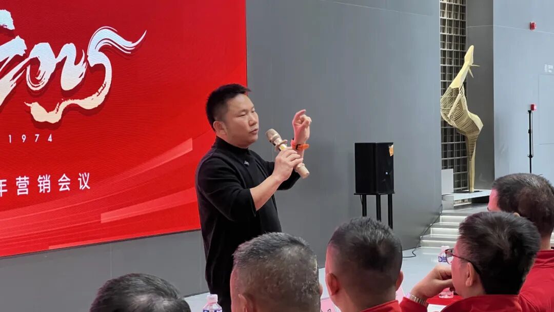 砥礪奮進(jìn)，攻堅(jiān)2025｜鷹牌營(yíng)銷中心開年?duì)I銷會(huì)議圓滿舉行！(圖18)