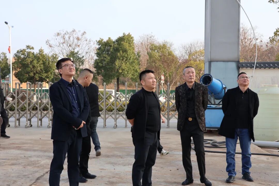 交流互進 共謀發展｜鷹牌集團赴千思裝飾考察交流，共話行業發展新趨勢