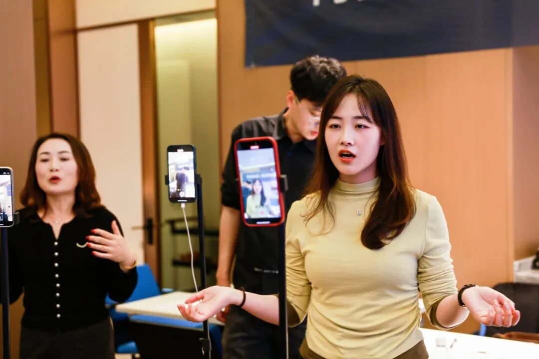 全民擁抱新媒體|品牌營銷戰略升級,鷹牌陶瓷探索全新破局之路(圖17) 全民擁抱新媒體|品牌營銷戰略升級,鷹牌陶瓷探索全新破局之路(圖17)