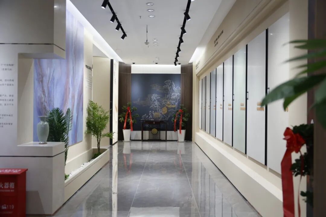 新店開(kāi)業(yè)|鷹牌陶瓷昆明新店盛大開(kāi)業(yè),共赴美學(xué)新境!(圖15) 新店開(kāi)業(yè)|鷹牌陶瓷昆明新店盛大開(kāi)業(yè),共赴美學(xué)新境!(圖15)