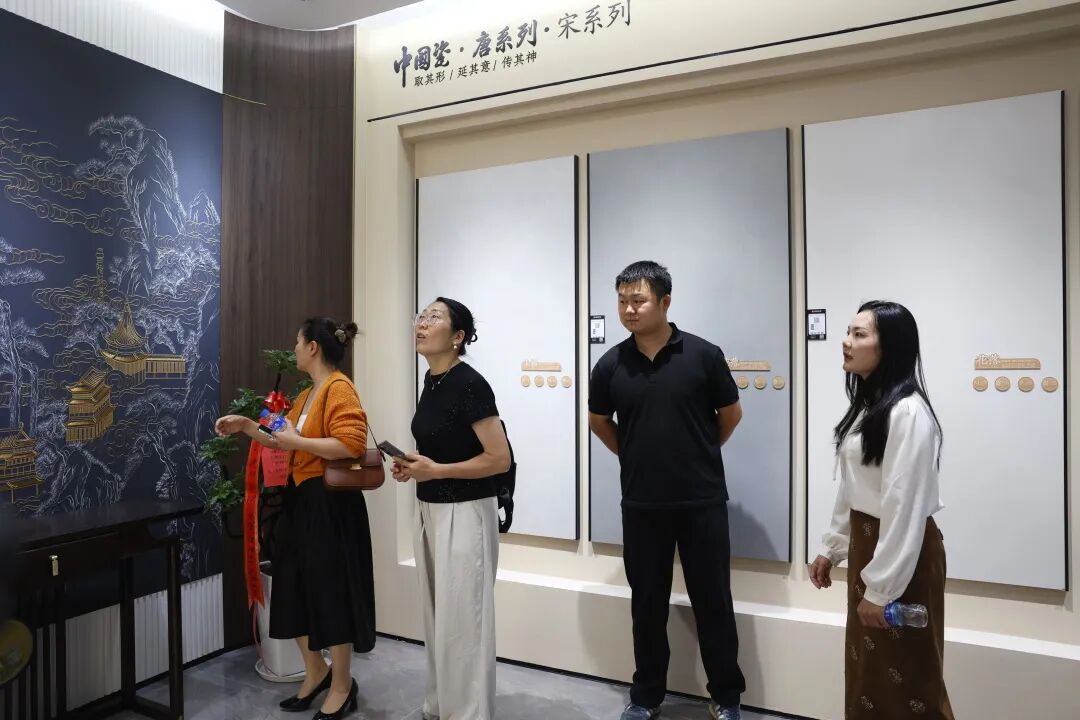 新店開(kāi)業(yè)|鷹牌陶瓷昆明新店盛大開(kāi)業(yè),共赴美學(xué)新境!(圖3) 新店開(kāi)業(yè)|鷹牌陶瓷昆明新店盛大開(kāi)業(yè),共赴美學(xué)新境!(圖3)