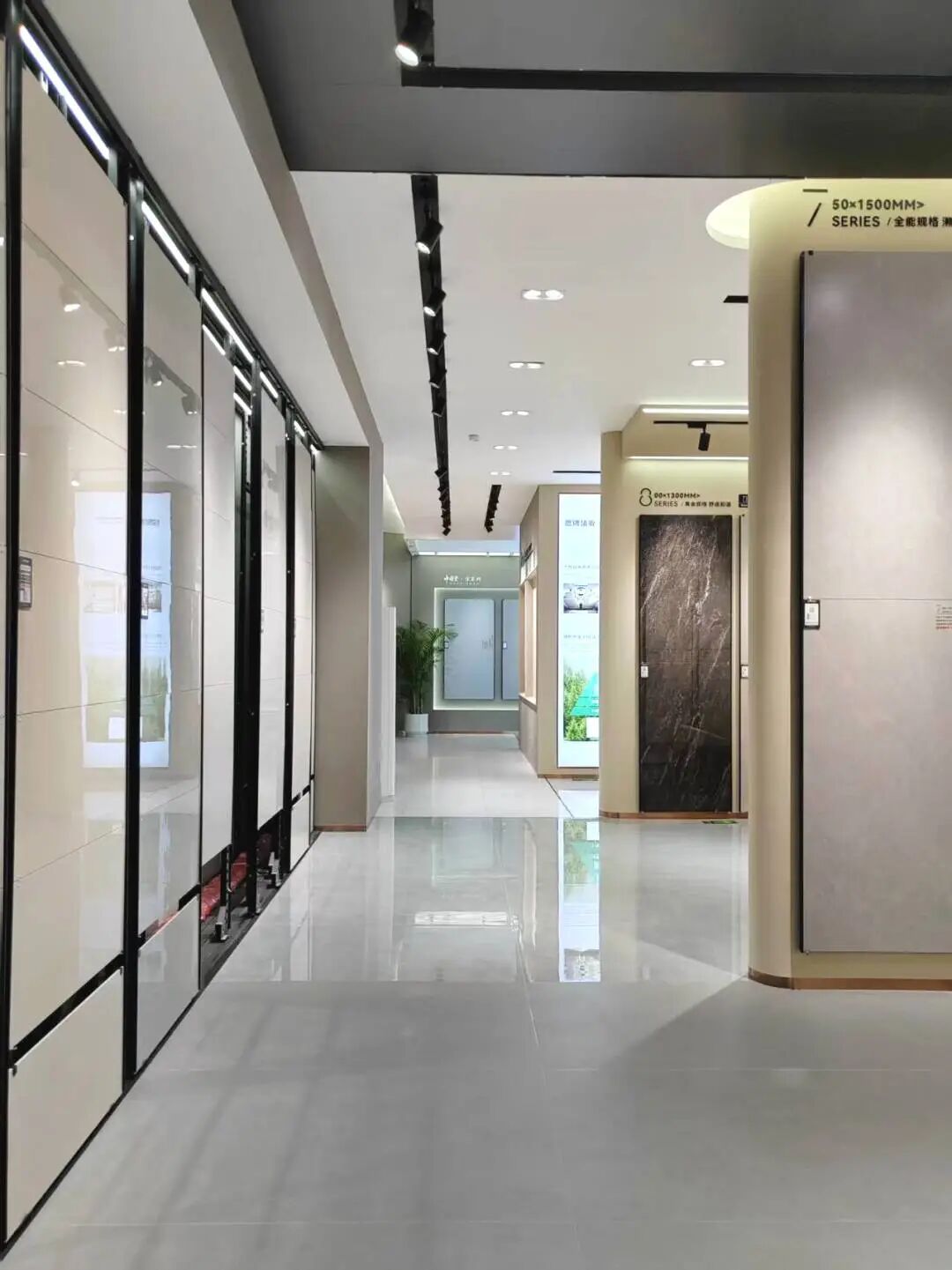 四川宜賓鷹牌旗艦店｜高端空間設計，美出顏值新境界(圖18)