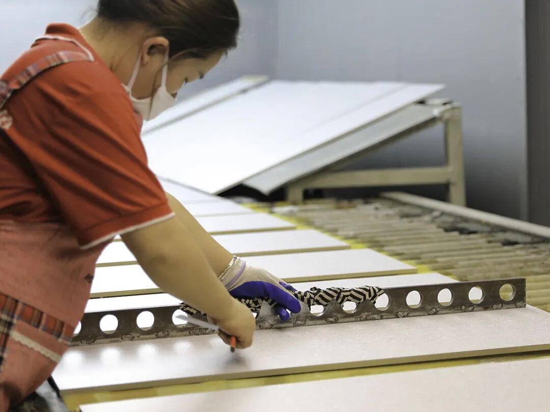 再添榮譽|鷹牌陶瓷榮獲2025中國陶瓷質造百強！(圖8)